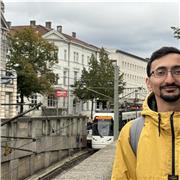 Ich unterrichte Deutsch auf den Niveaustufen A1 bis B2 für Türkisch-, Aserbaidschanisch-, Ukrainisch- und Russischsprachige